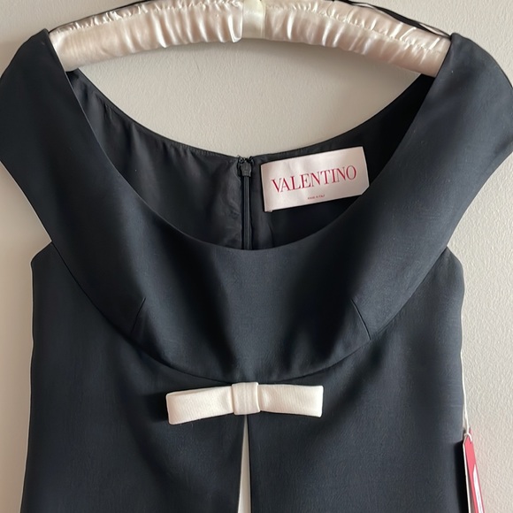 VALENTINO Bow-embellished wool and silk-blend cady mini dress - Picture 4 of 13